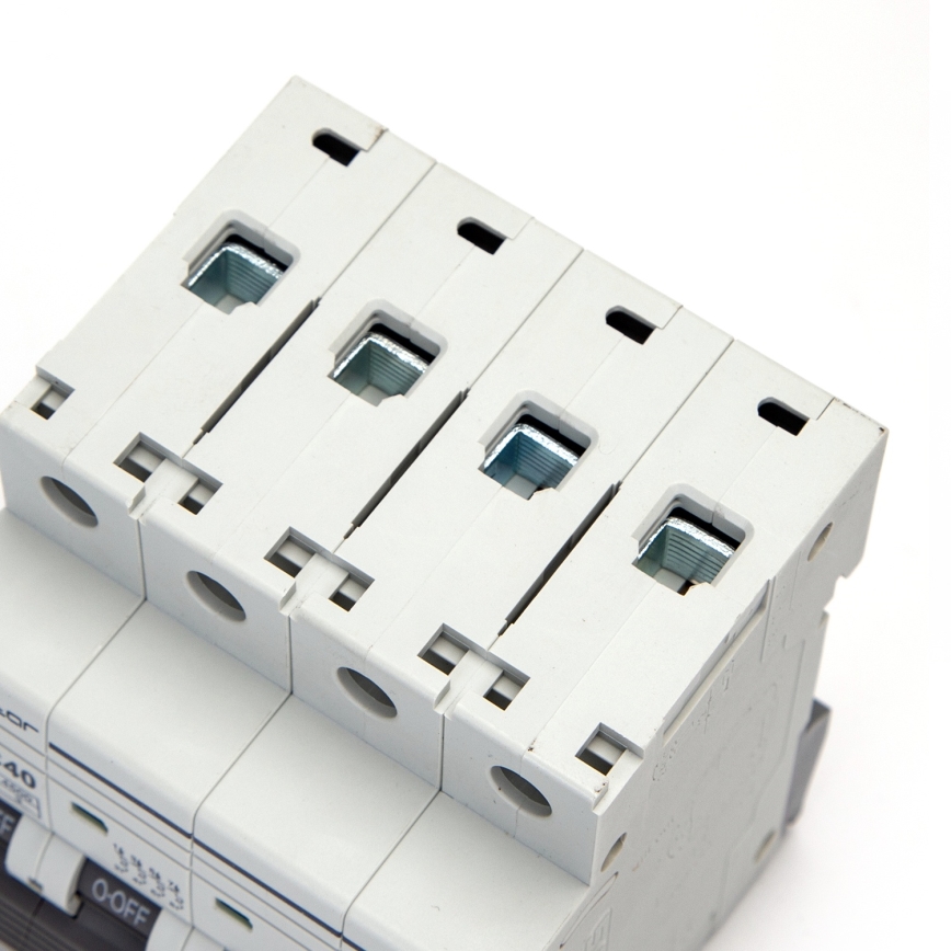 Aigostar - Disjunctor 4 poli 4P-40A-C 400V