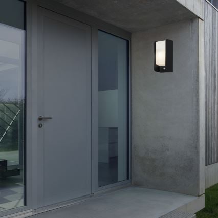 Aplică de exterior cu senzor BOKS 1xE27/12W/230V IP44 Briloner 3017-015