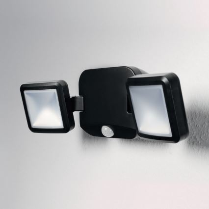 Aplică LED de exterior cu senzor BATTERY 2xLED/10W/6V IP54 Ledvance