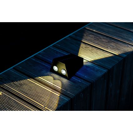 Aplică LED solară Brilagi PYRAMID LED/2W/3,2V 1300 mAh IP54