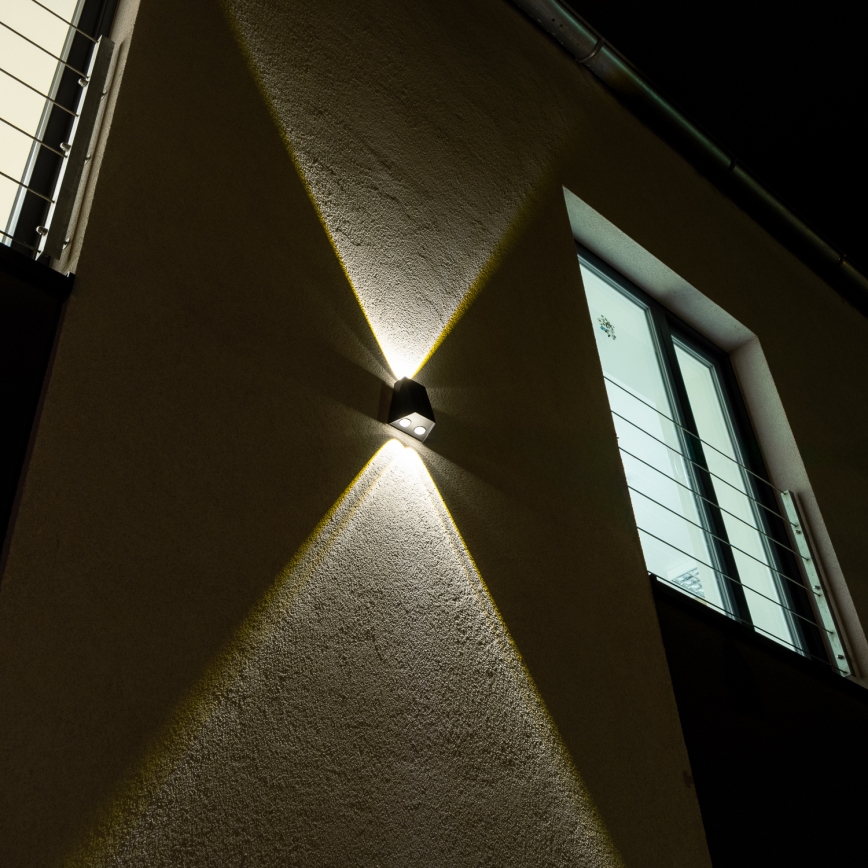 Aplică LED solară cu senzor LED/2W/5V IP54 1300 mAh