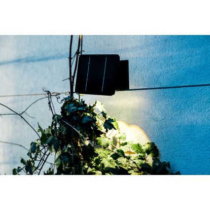 Aplică LED solară cu senzor LED/2W/5V IP54 1300 mAh