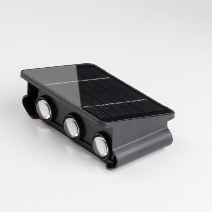 Aplică LED solară cu senzor LED/2W/5V IP54 1300 mAh