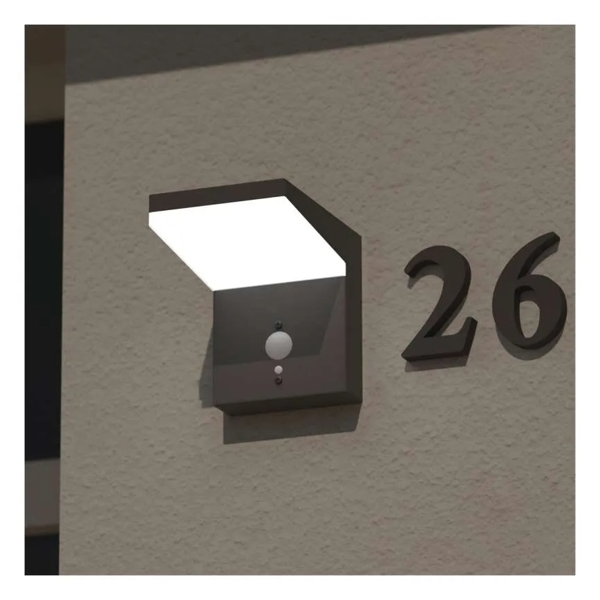 Aplică LED solară cu senzor LED/4,4W/3,7V 2200 mAh IP44