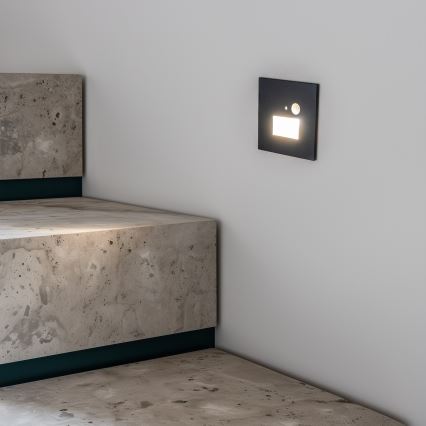 Aplica LED pentru scări cu senzor de mișcare și de amurg LED/1,5W/230V 3000/4000/6000K antracit