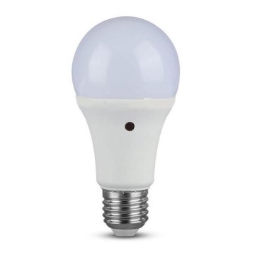 Bec LED cu senzor crepuscular E27/9W/230V 2700K