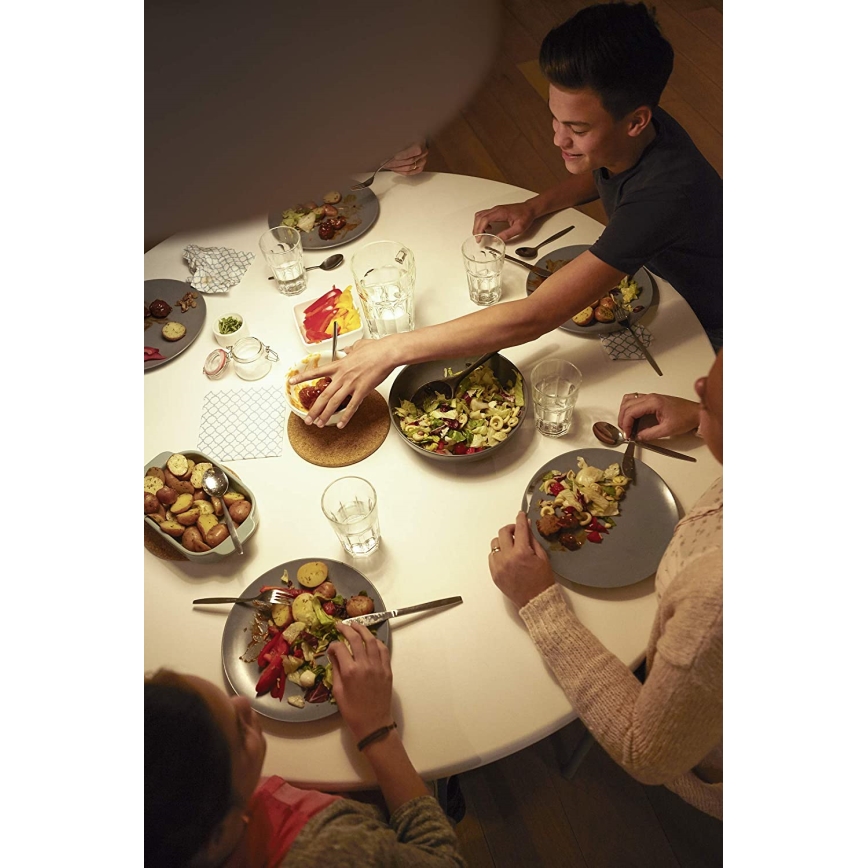 Bec LED cu senzor de mișcare Philips E27/8W/230V 2700K