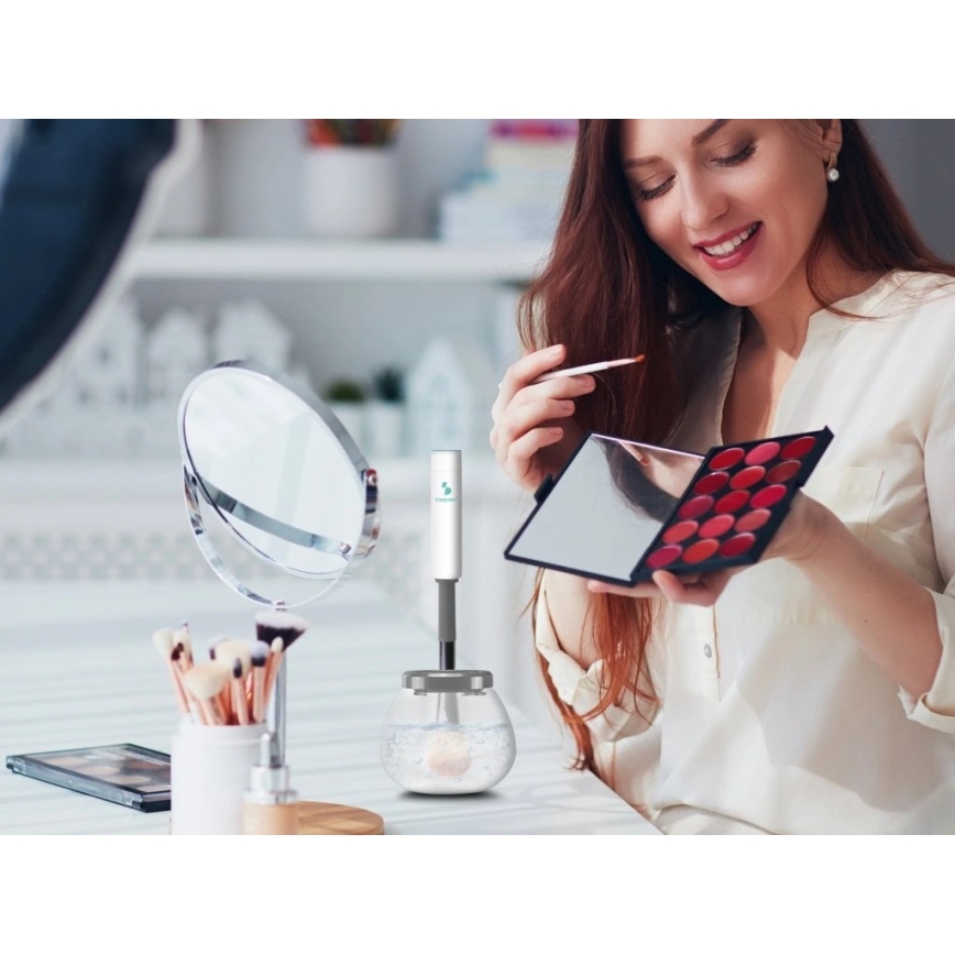 Beper - Curățător pentru pensule de machiaj, 2xAAA