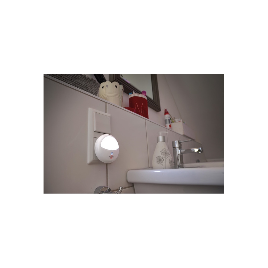Brennenstuhl - Lumină de orientare LED cu senzor pentru priză LED/0,85W/230V