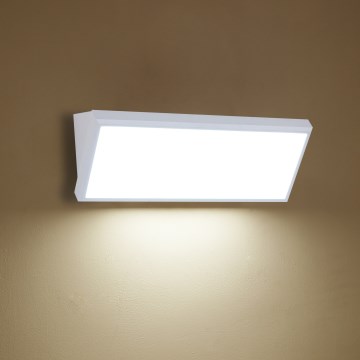 Brilagi - Aplică de perete LED de exterior TRIANGLE LED/42W/230V 45 cm albă IP65