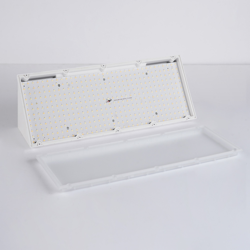 Brilagi - Aplica de perete LED pentru exterior TRIANGLE LED/42W/230V 3000/4000/6500K 45 cm albă IP65