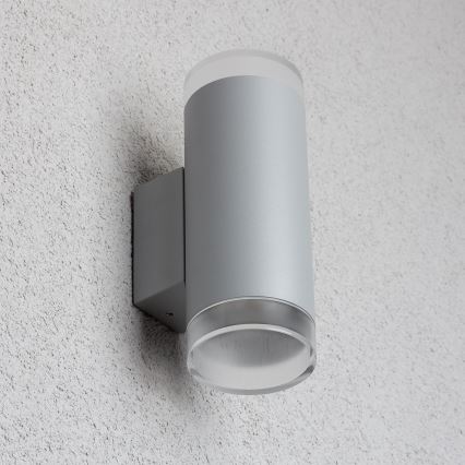 Brilagi - Aplică de perete LED RGBW reglabilă pentru exterior MATERA, 2x GU10, 4,8W, 230V, 3000K, IP54, gri + telecomandă