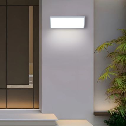 Brilagi - Aplică de perete LED de exterior TRIANGLE LED/42W/230V 45 cm albă IP65