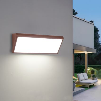 Brilagi - Aplica de perete LED pentru exterior TRIANGLE, 42W, 230V, 3000/4000/6500K, 45 cm, maro, IP65