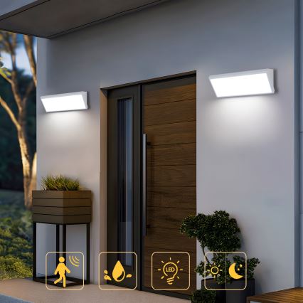 Brilagi - Aplica de perete LED pentru exterior cu senzor TRIANGLE LED/42W/230V 45 cm alb IP65