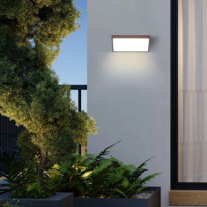 Brilagi - Aplică de exterior dimmabilă LED RGBW TRIANGLE 1xE27/9W/230V 2700-6500K IP65 maro