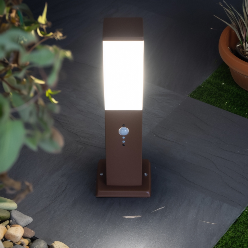 Brilagi - Lampă de exterior cu senzor NOVA 1xE27/15W/230V 40 cm IP44 maro