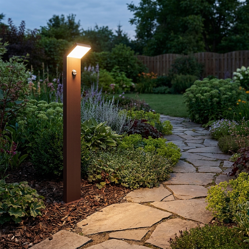 Brilagi - Lampă LED de exterior cu senzor RIANO LED/8W/230V maro IP65 80 cm