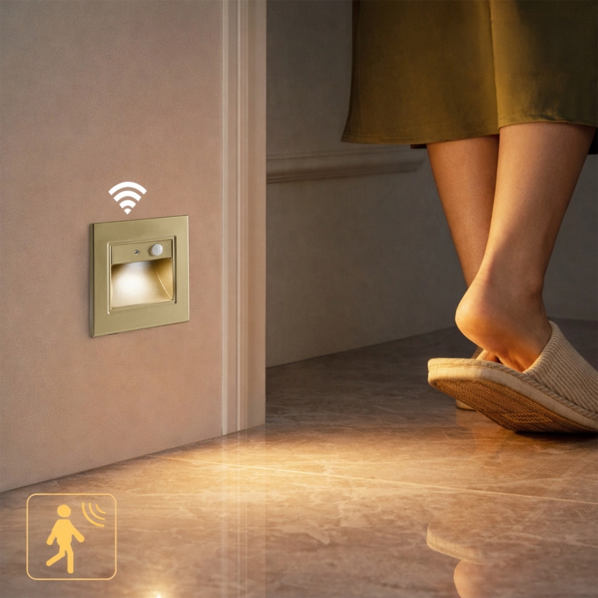 Brilagi - Aplică LED pentru scară STEP LIGHT cu senzor, LED/1,5W/230V, IP44, aurie