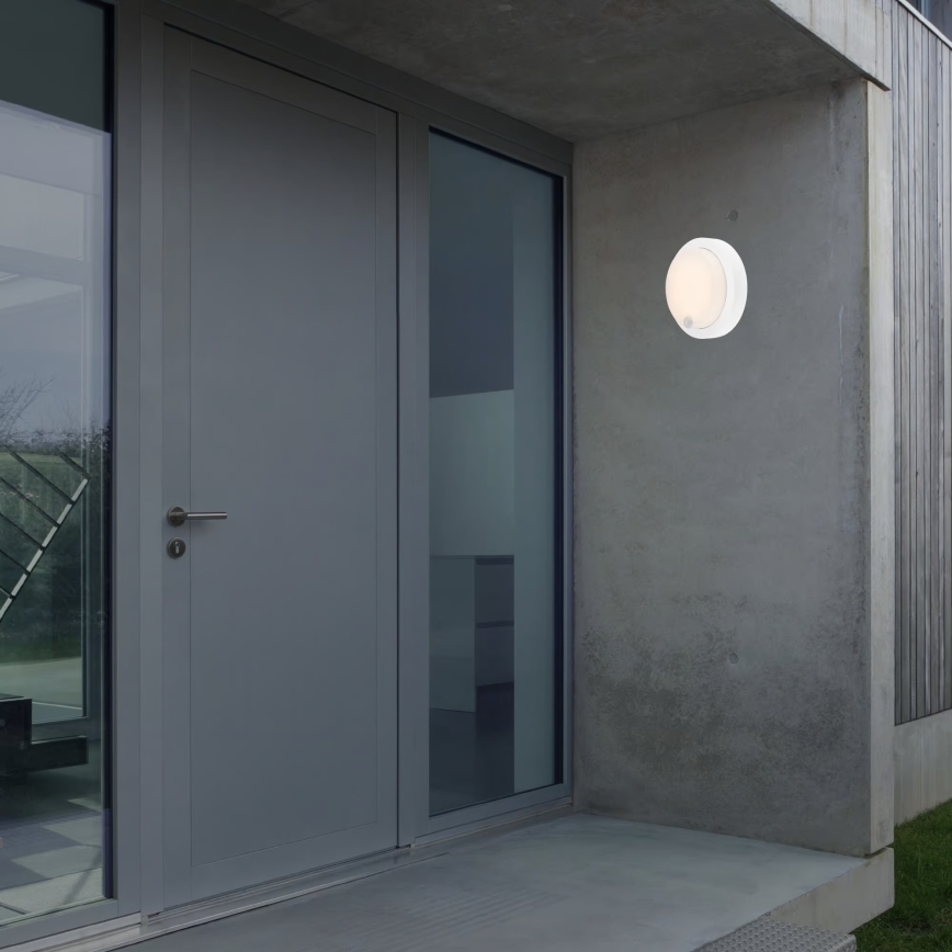 Brilo - Aplică de perete LED reîncărcabilă pentru exterior, cu senzor, LED/4W/5V, 4400 mAh, IP44, albă