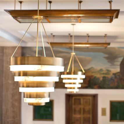 Quintiesse - Lustră pe tijă ECHELON, 8xE14/40W/230V, aurie