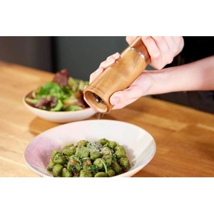 Cole&Mason - Set de râșnițe pentru sare și piper MARLOW din lemn de acacia, 2 bucăți, 18,5 cm