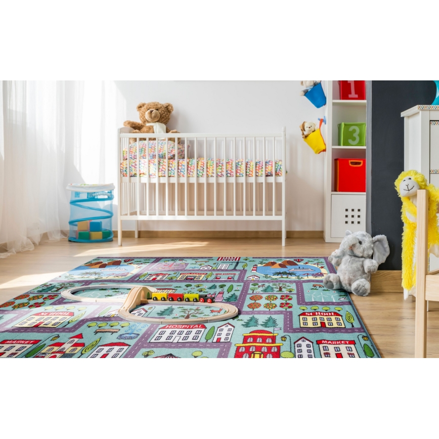 Covor pentru copii STELLA STREETS 120x170 cm, turcoaz — imprimeu oraș