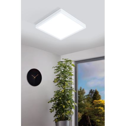 Eglo - Plafonieră LED dimabilă pentru baie, 19,5 W, 230 V, 2700-6500 K, IP44, ZigBee, 28,5 x 28,5 cm