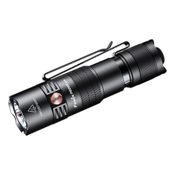 Fenix PD26RACE - Lanternă LED reîncărcabilă cu reglaj al intensității, USB, 1600 mAh, IP68, 1300 lm, 556 h, negru