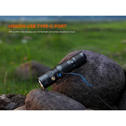 Fenix PD26RACE - Lanternă LED reîncărcabilă cu reglaj al intensității, USB, 1600 mAh, IP68, 1300 lm, 556 h, negru