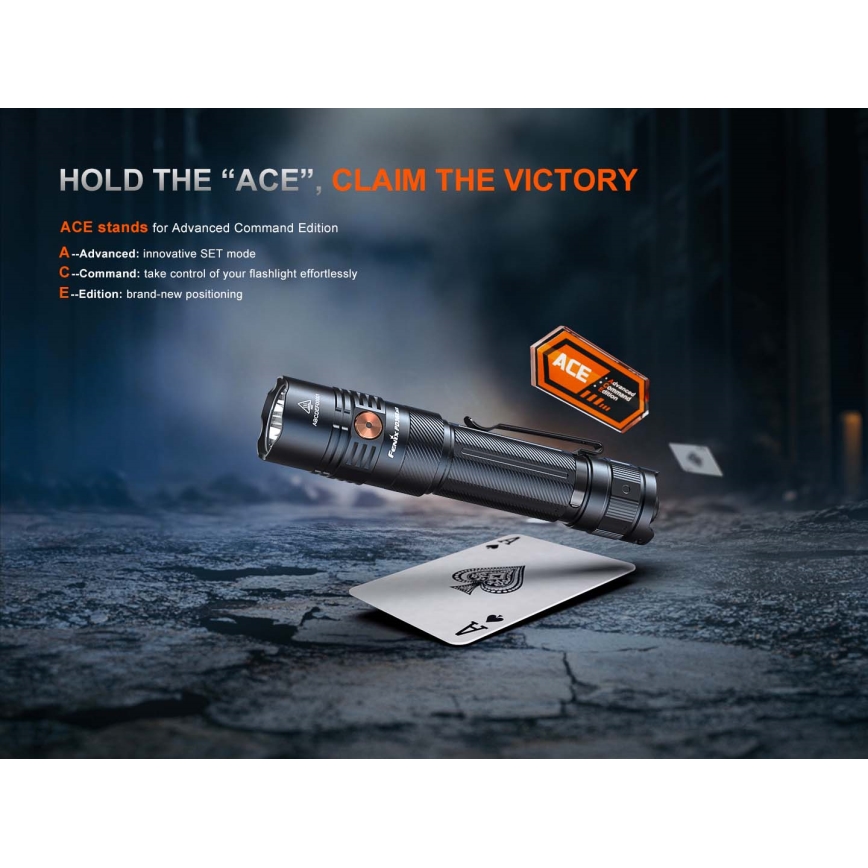 Fenix PD36RACE - lanternă LED reîncărcabilă cu reglare a luminozității, LED/USB, 5000 mAh, IP68, 3000 lm, 63,45 h, negru