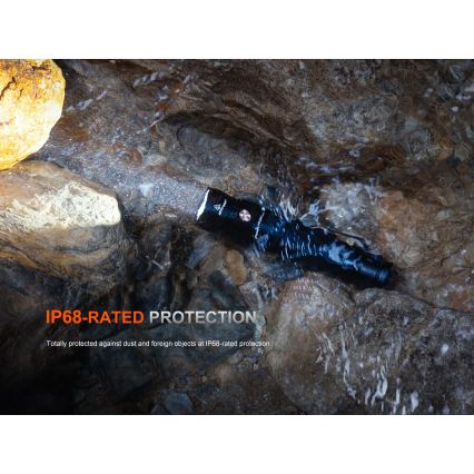 Fenix PD36RACE - lanternă LED reîncărcabilă cu reglare a luminozității, LED/USB, 5000 mAh, IP68, 3000 lm, 63,45 h, negru