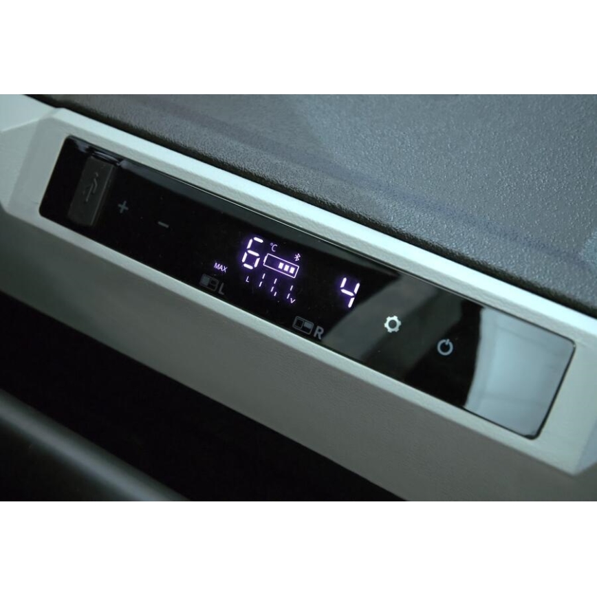 Frigider auto portabil cu compresor 230/24/12V