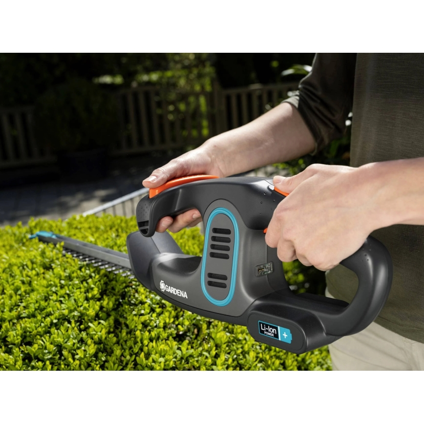 Gardena - Foarfecă cu acumulator pentru gard viu EASYCUT 14,4V 2000 mAh