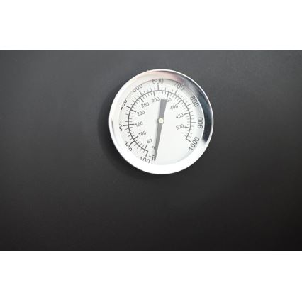 Grătar pe cărbune, negru