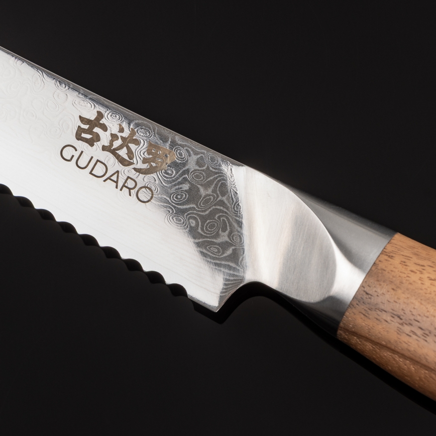 Gudaro - Cuțit pentru pâine TAKUMI 8, din oțel Damasc, 67 de straturi, lungime 20 cm, mâner din nuc