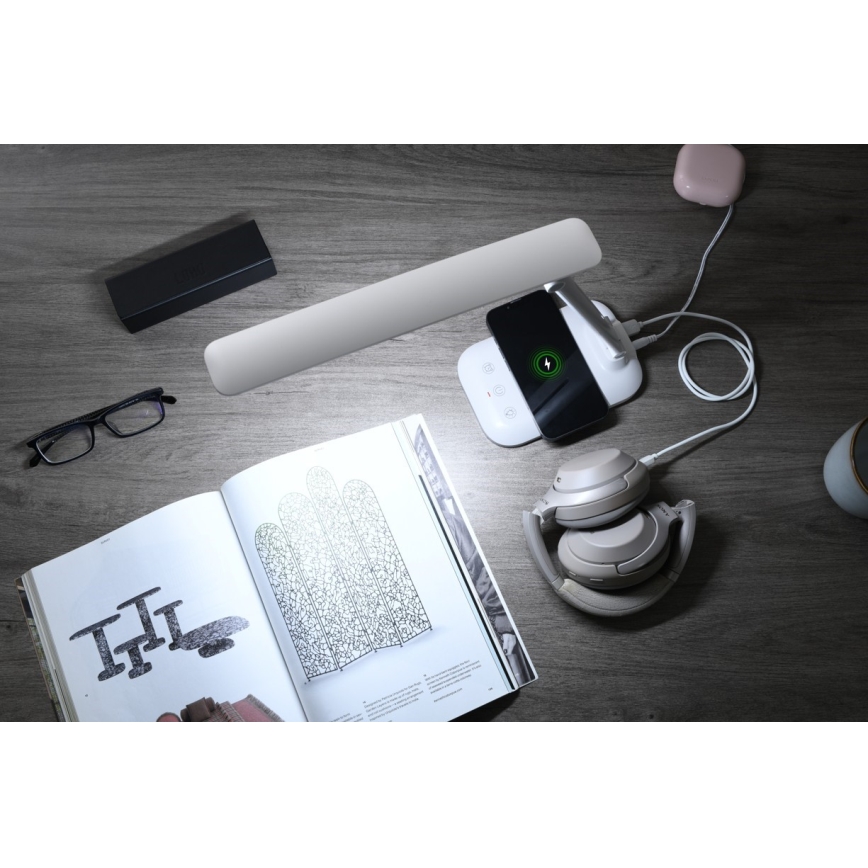 Lampă de birou LED reglabilă cu încărcare wireless Qi și USB LUMI LED/7W/230V, albă