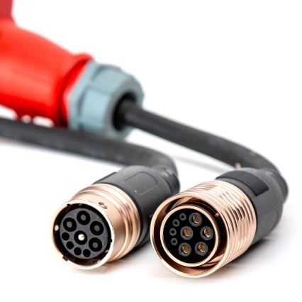 Încărcător portabil pentru vehicule electrice cu 4 adaptoare Type 2 32A/480V 22kW 5m IP67