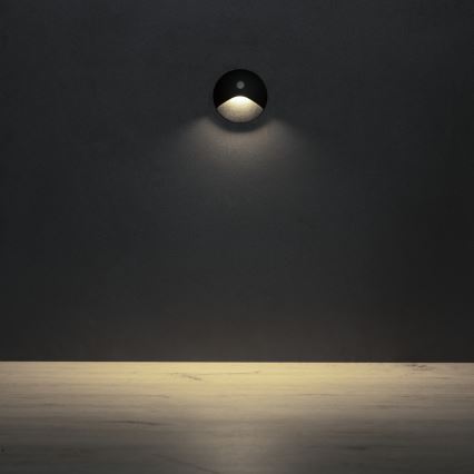 Lampă LED pentru scări EXIN cu senzor de mișcare și de amurg, 2,5W, 230V, 4000K, IP65, neagră, rotundă