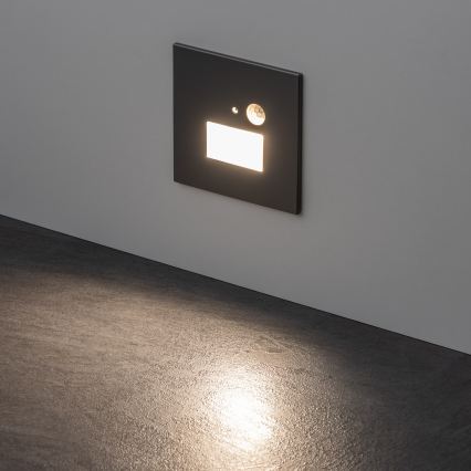 Corp de iluminat LED pentru scări cu senzor de mișcare și de crepuscul LED/1,5W/230V 3000/4000/6000K argintiu