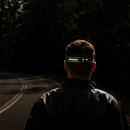 Lanternă frontală LED reîncărcabilă cu intensitate reglabilă, cu senzor și lumină roșie LED/6W/5V/3xAAA IP66 500 lm 1200 mAh