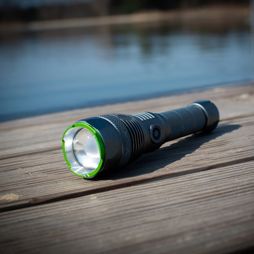 Lanternă LED reîncărcabilă cu luminozitate reglabilă și funcție powerbank LED/30W/5V IPX7 3000 lm 4000 mAh