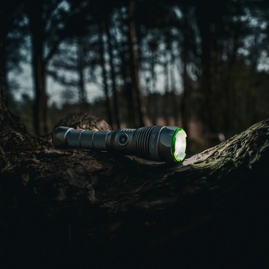 Lanternă LED reîncărcabilă cu luminozitate reglabilă și funcție powerbank LED/30W/5V IPX7 3000 lm 4000 mAh