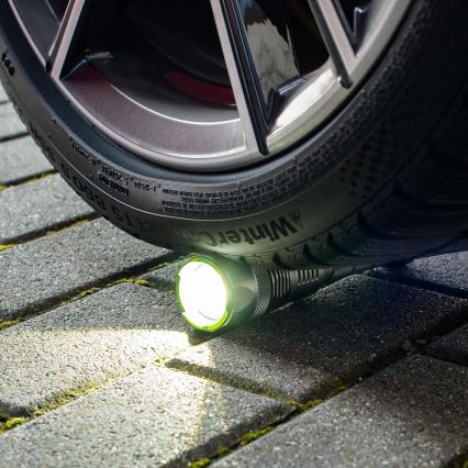 Lanternă LED reîncărcabilă cu luminozitate reglabilă și funcție powerbank LED/30W/5V IPX7 3000 lm 4000 mAh