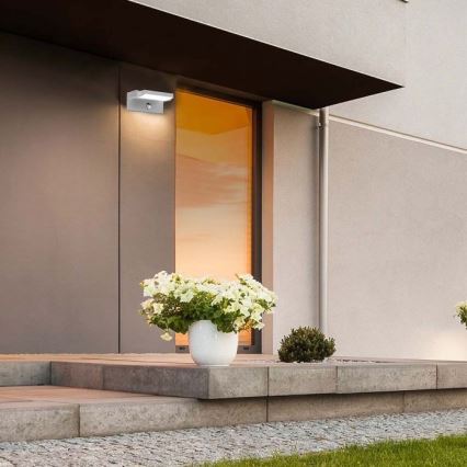 Aplica de perete LED pentru exterior cu senzor LED/17W/230V 3000K IP65 negru