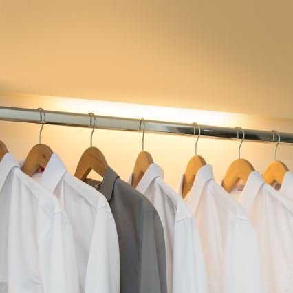 Corp de iluminat LED sub dulap cu senzor LED/2,5W/5V 4000K 3000 mAh