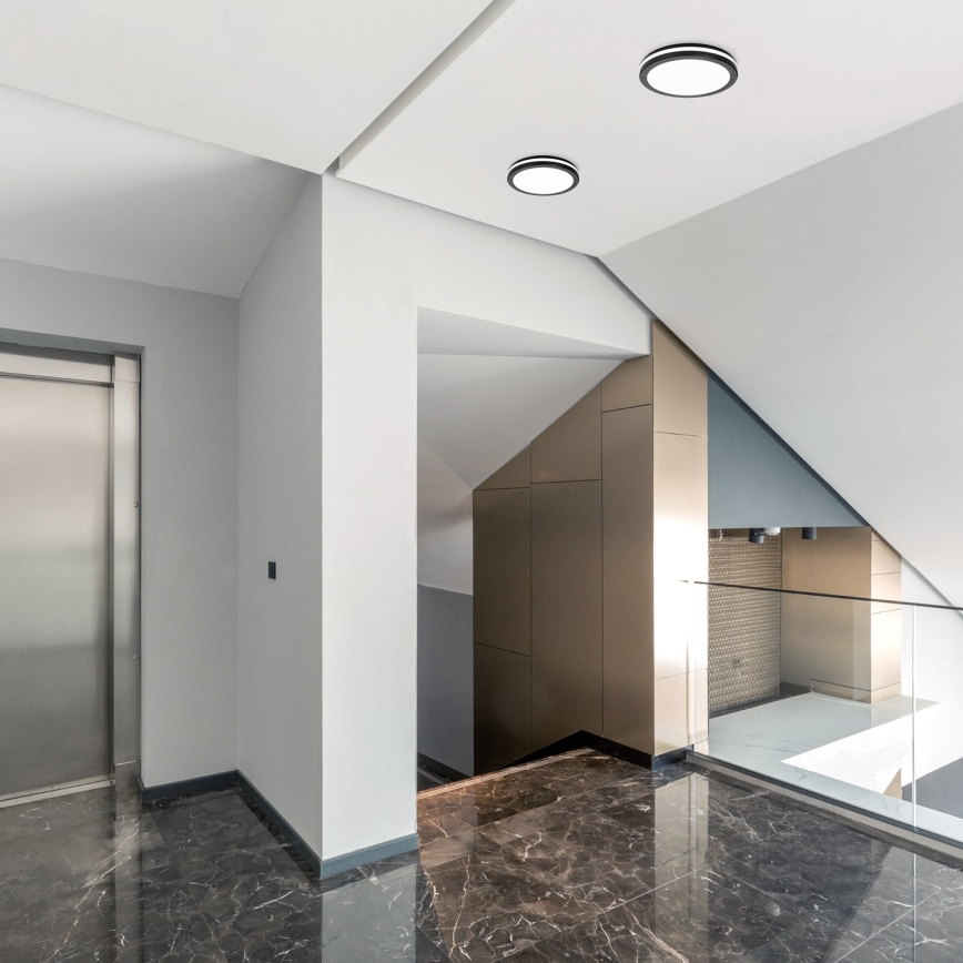 Lumină LED de tavan pentru baie cu senzor LED/12W/230V 3000/4000/6500K IP65 diametru 20 cm negru + telecomandă