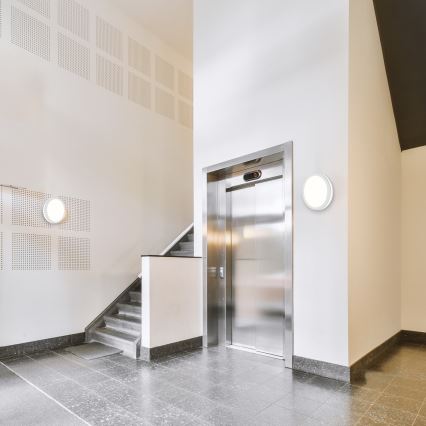 Lumină LED de tavan pentru baie cu senzor LED/18W/230V 3000/4000/6500K IP65 diametru 30 cm albă + telecomandă