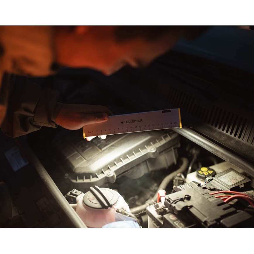 Ledlenser AF2R - Lampă de lucru LED reîncărcabilă, cu reglare a intensității, IP54, 1000 lm, 50 h, 4810 mAh