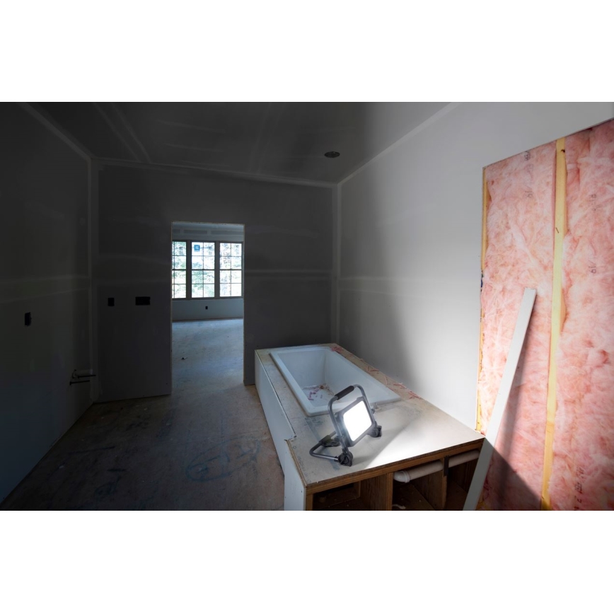 Ledvance - Proiector LED exterior reglabil cu baterie reîncărcabilă WORKLIGHT BATTERY LED/30W/5V 2200 mAh IP54